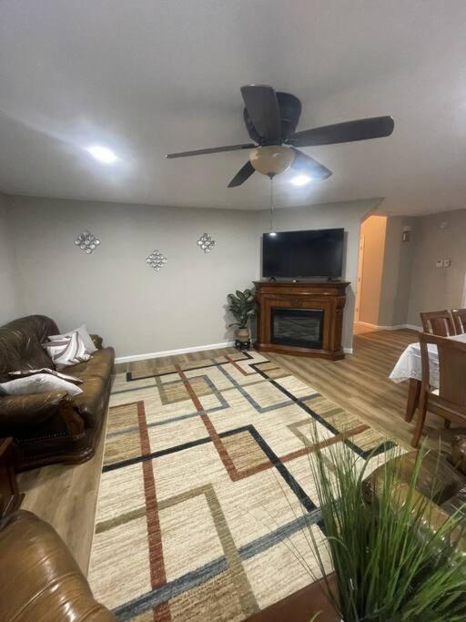 Вилла Quiet Private House W Hot Tub/Fire Pit/Games Blakeslee Экстерьер фото